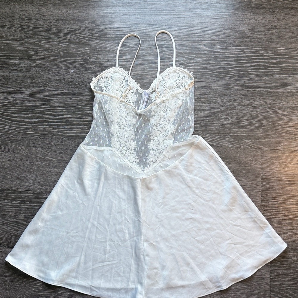 Flora Nikrooz The Showstopper Chemise slip dress floral lace appliqués - Picture 3 of 7